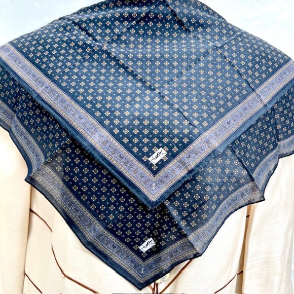 New  Set of 2 Yvest Saint Laurent Mens handkerchief 18" Blue Gray little red (88 - Picture 9 of 12